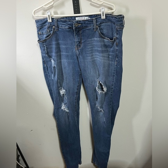 Torrid Boyfriend Distressed Jeans Sz 16 - Picture 2 of 9